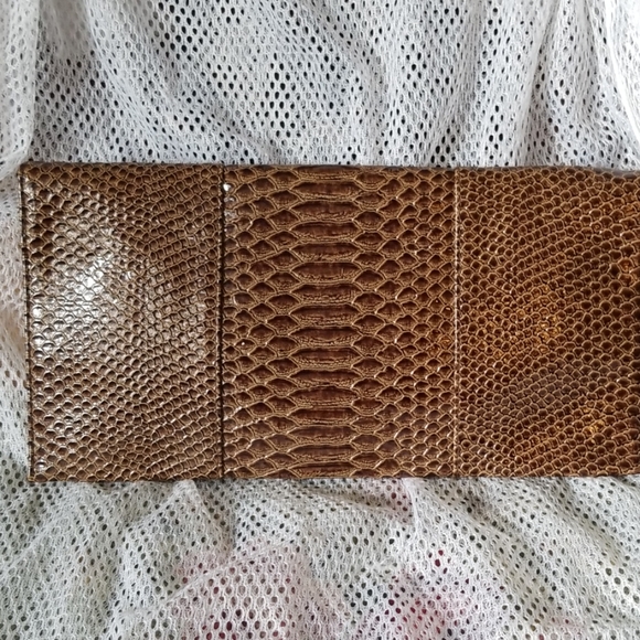 Urban Expressions Vegan Snakeskin Clutch/Handbag - Picture 4 of 6